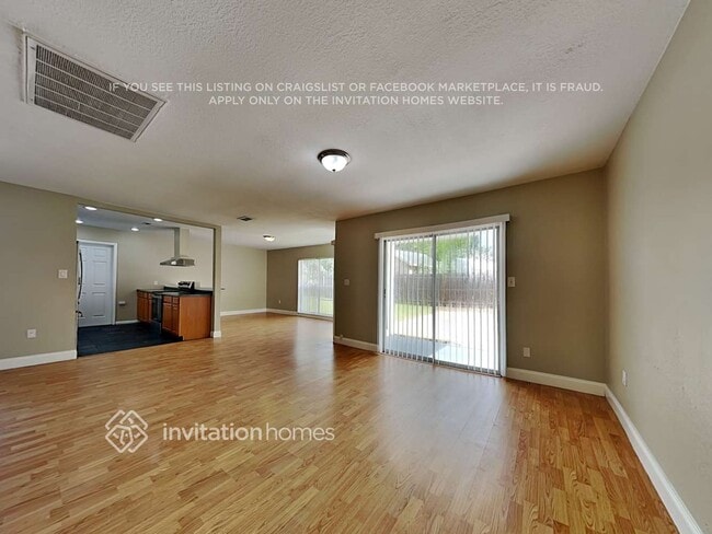 Photo - 614 W Windhorst Rd