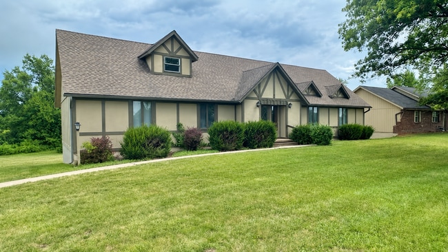 Building Photo - 11763 Wood Oak Ave Unit 4