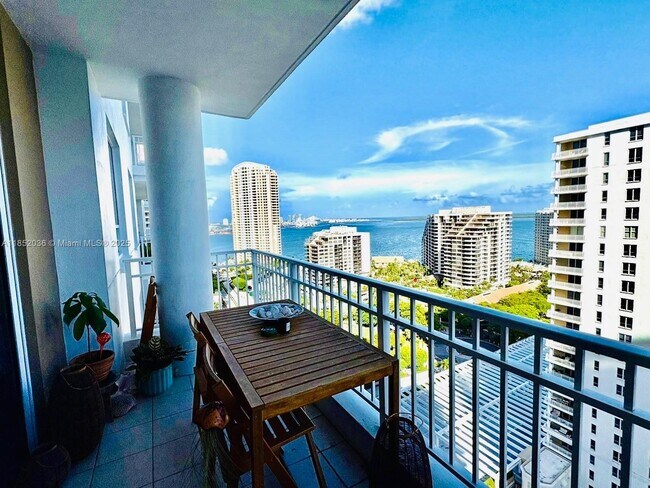 Photo - 801 Brickell Key Blvd Unidad 2207 Rental