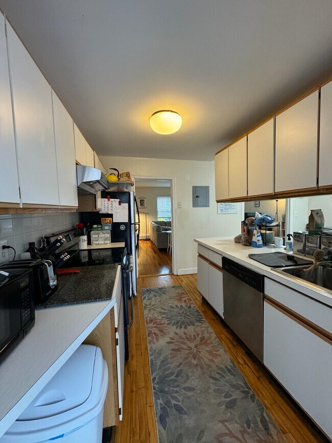 Photo - 33 Hammond Pond Pky Unit 2