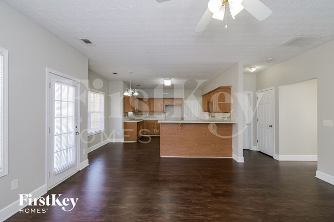 Photo - 915 Midway Rd