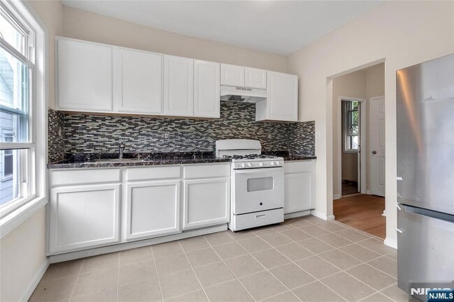 Photo - 247 Duane St Unit 1