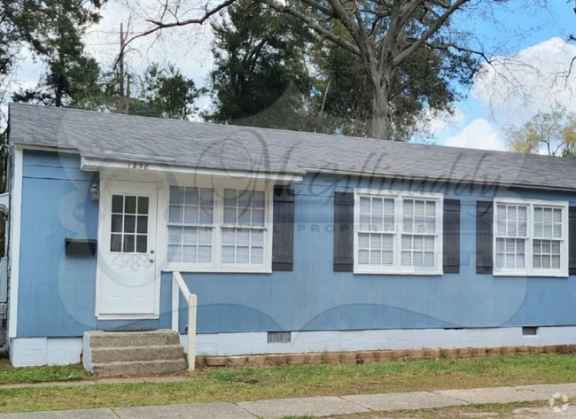 Building Photo - 1208 Holden Dr Rental