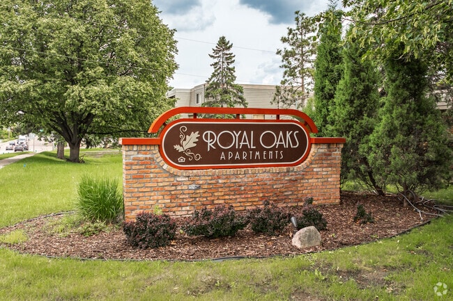 Royal Oaks Apartments
