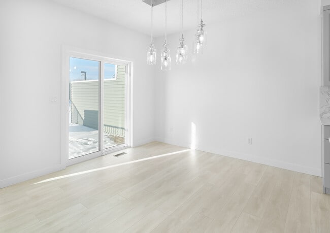 Photo - 3030-3169 169 St. SW
