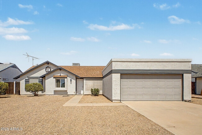 Photo - 908 W Ross Ave