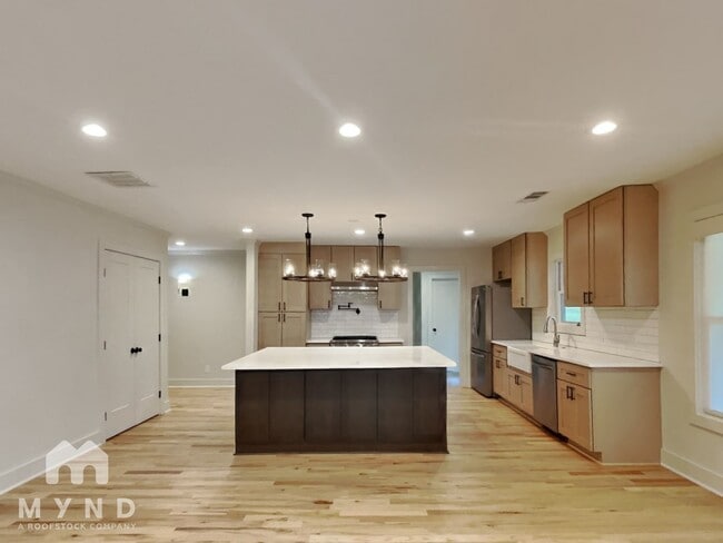 Photo - 2085 Baker Rd NW