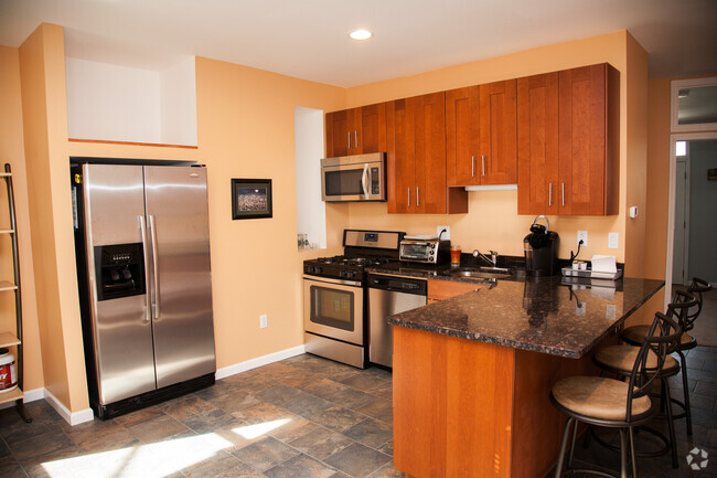 Building Photo - 2701 Mission St Unit 2 Rental