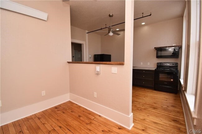 Photo - 170 Court St