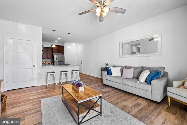 2101 Lincoln Wy