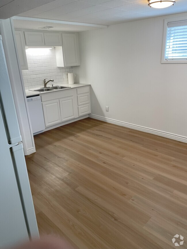 Building Photo - 2258 E Claybourne Ave Rental
