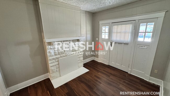 Photo - 696 Decatur St