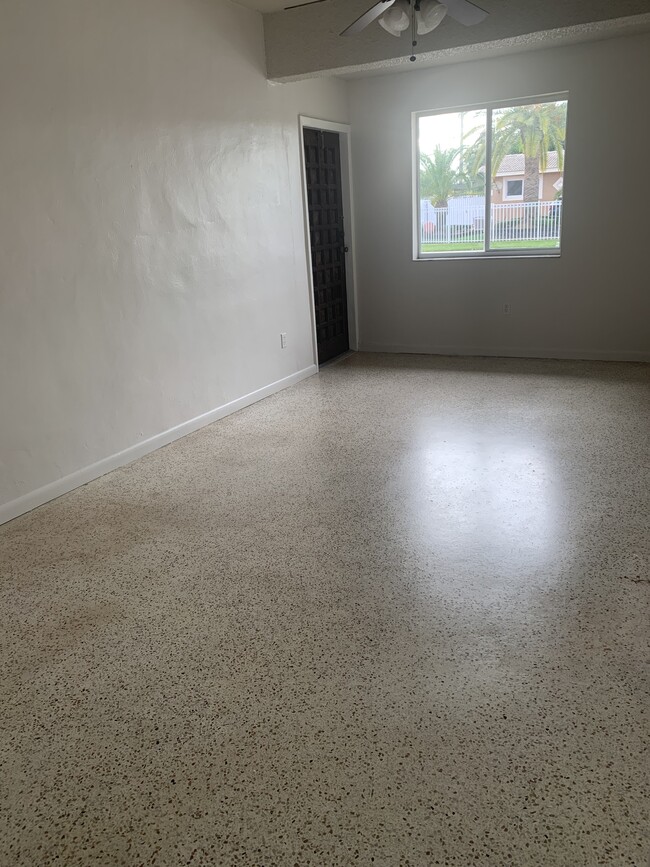 Photo - 5355 W 5th Ave Unidad 1 Bedroom