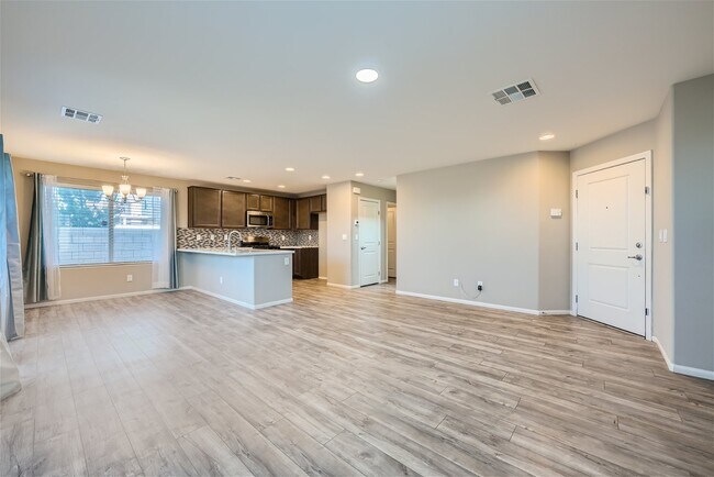 Photo - 3605 Zug Bug St