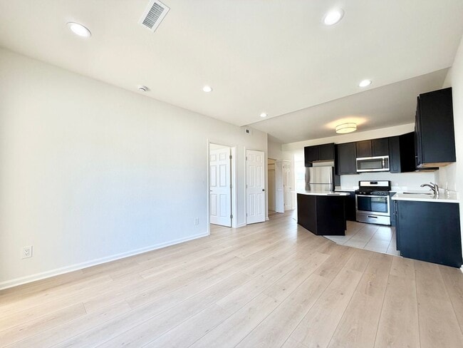 Photo - 1151 Wisconsin St Unit 1151 Wisconsin St, A