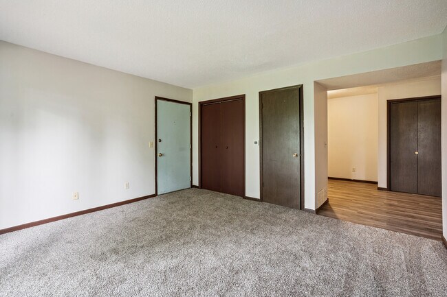 Lincoln Manor Apartments