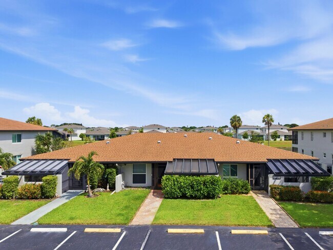 Photo - 5800 Princess Palm Ct Unit A