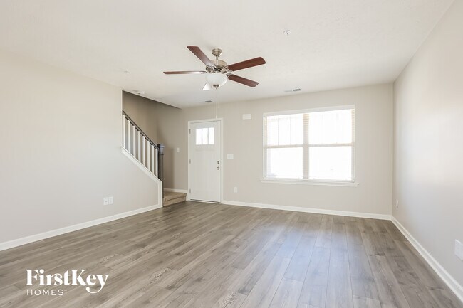 Photo - 219 Edgefield Ct