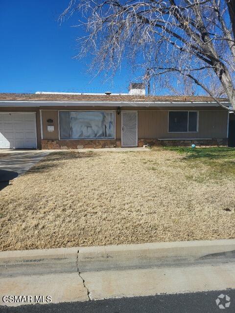 Building Photo - 44021 Hardwood Ave Rental