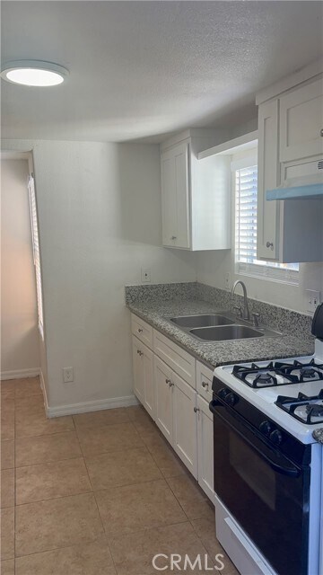 Photo - 218 E 25th St