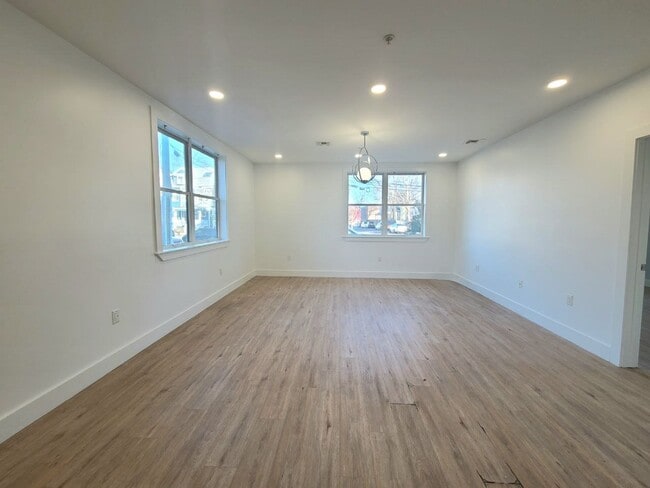 Photo - 205 Mt Vernon Ave Unit 102
