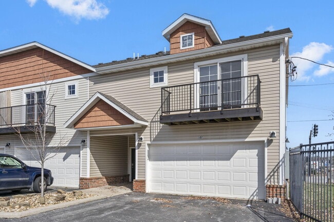 Photo - 710 W Walnut St