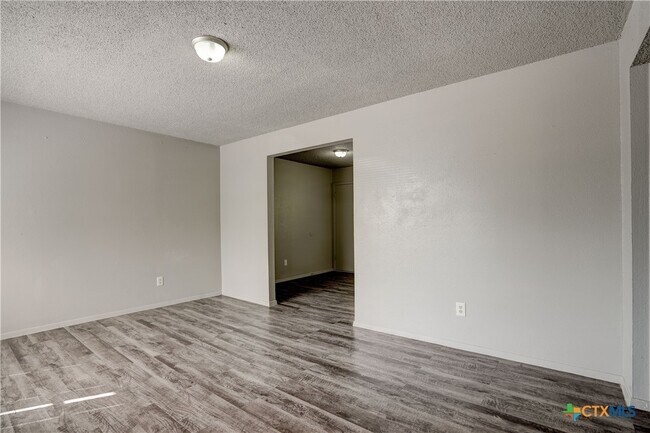 Photo - 714 Martindale Rd