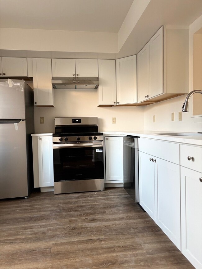 Photo - 8004 Chelsea Cv N