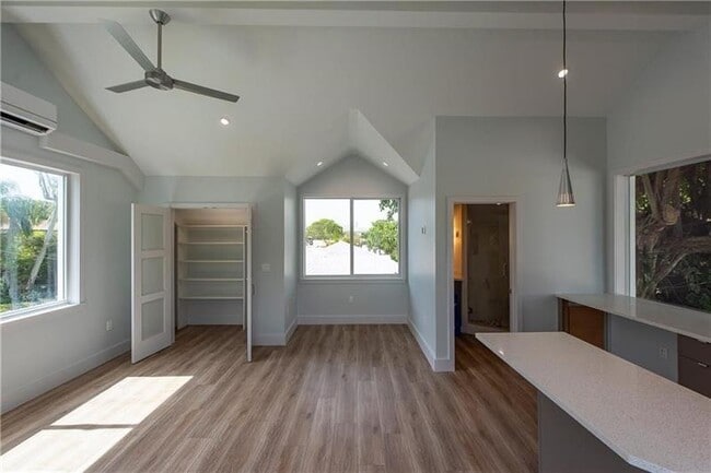 Photo - 824 NE 17th Way