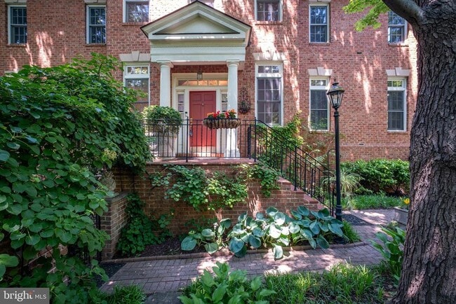 Building Photo - 2026 Mayfair McLean Ct