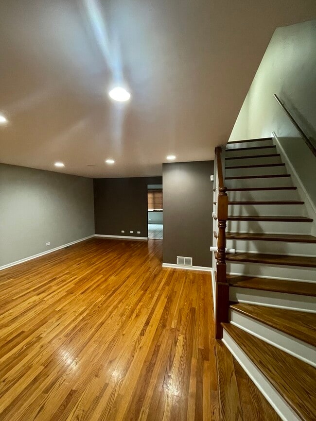 309 Elgin Ave