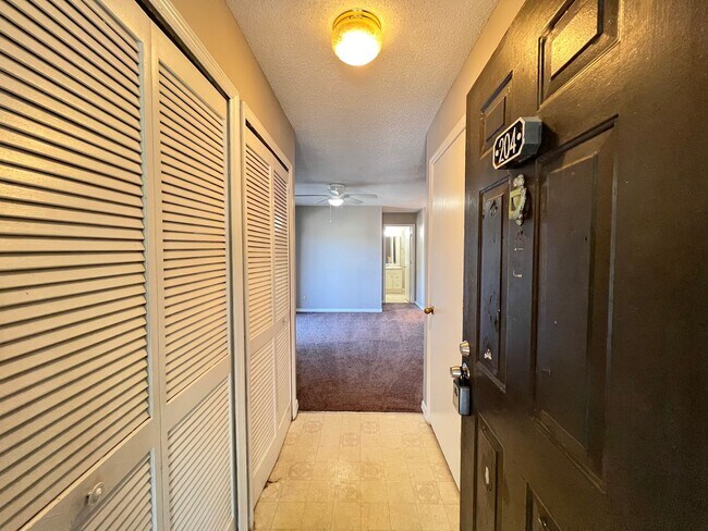 Photo - Great 1/1 condo at Metrowest.