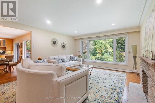 Photo - 195 Burbank Dr