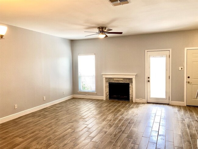 Photo - 3178 Holly Hall St