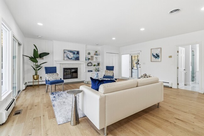 Photo - 183 Gardner St