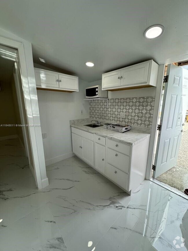 Building Photo - 27020 SW 144th Ave Unit 0 Rental