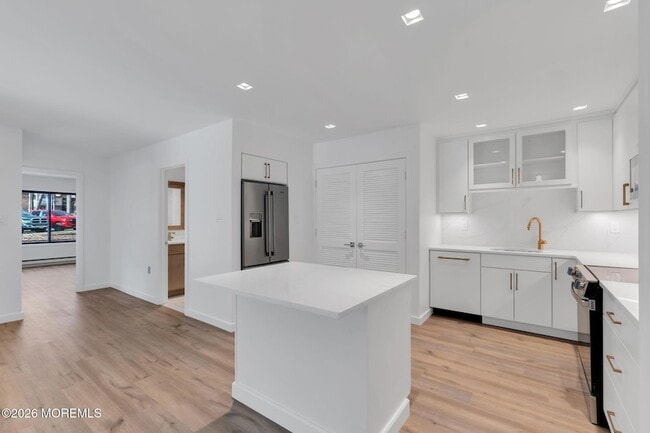 Photo - 42 Lexington Ct