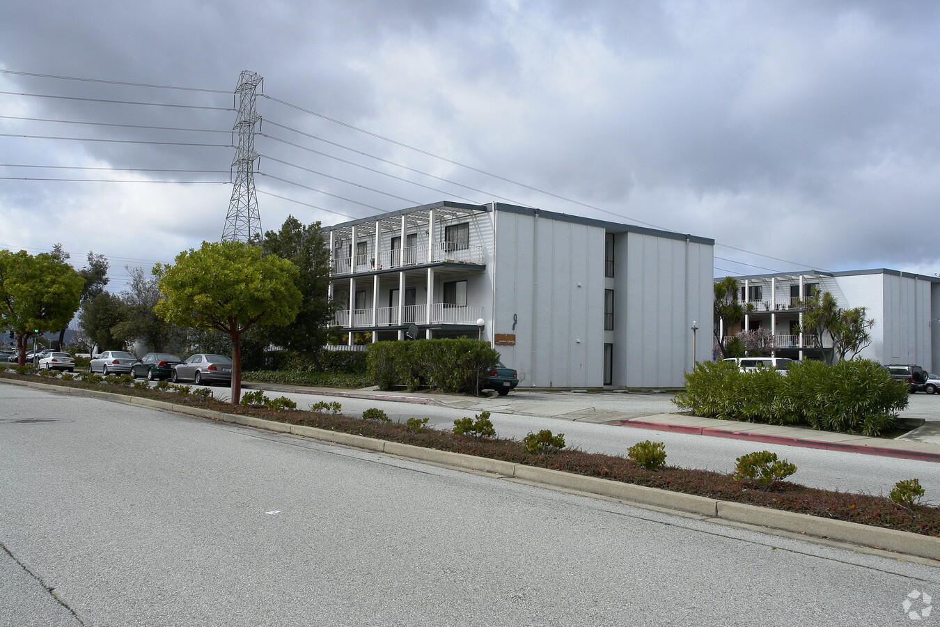 Sandpiper Apartments - Sandpiper Apartments