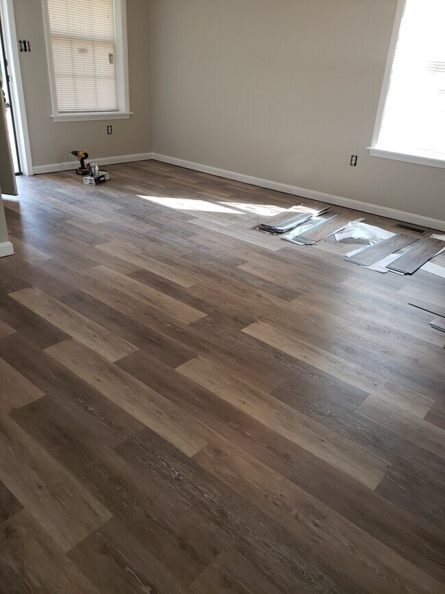 Photo - 864 S 24th St