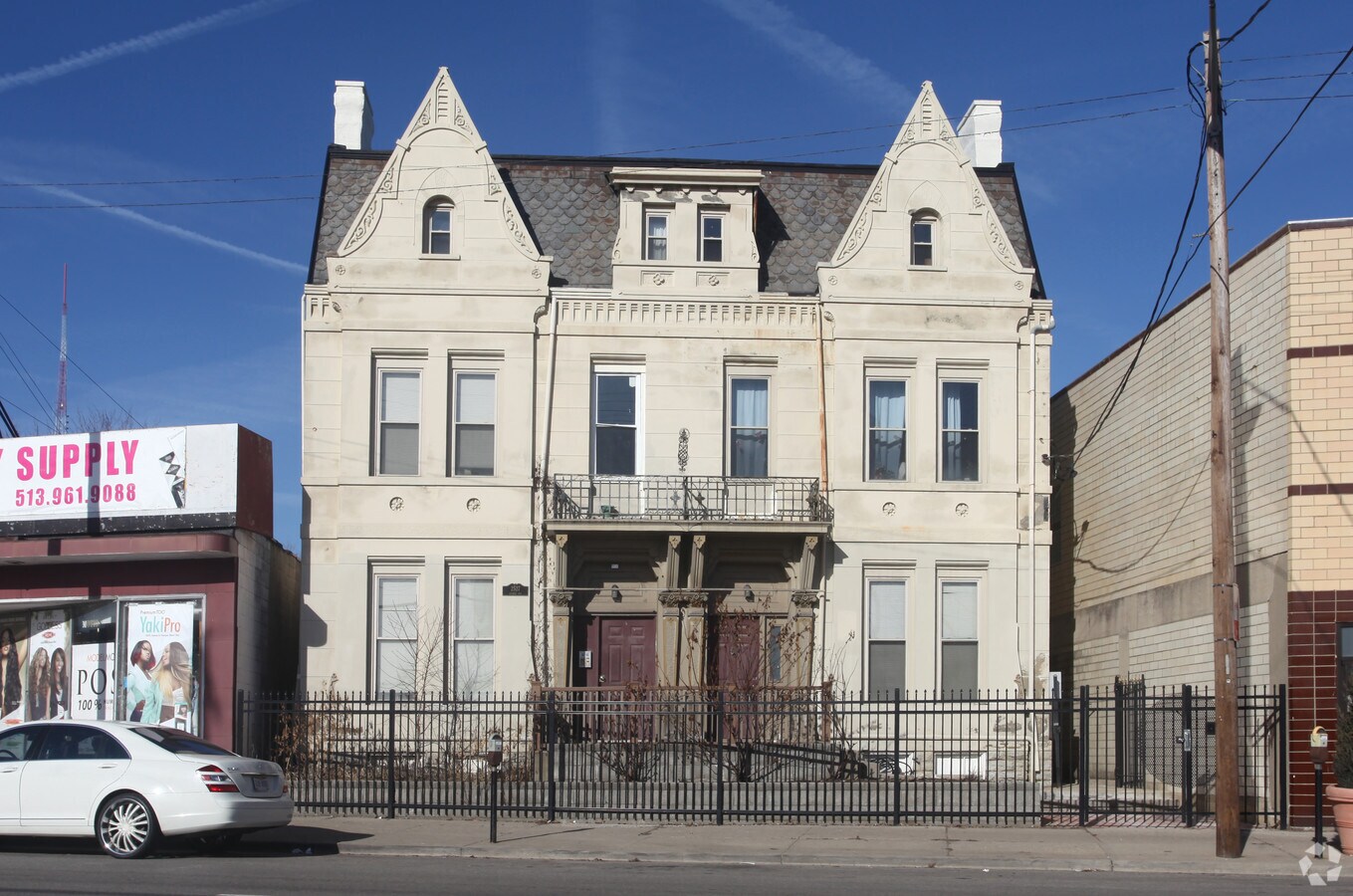 Photo - 2527 Gilbert Ave