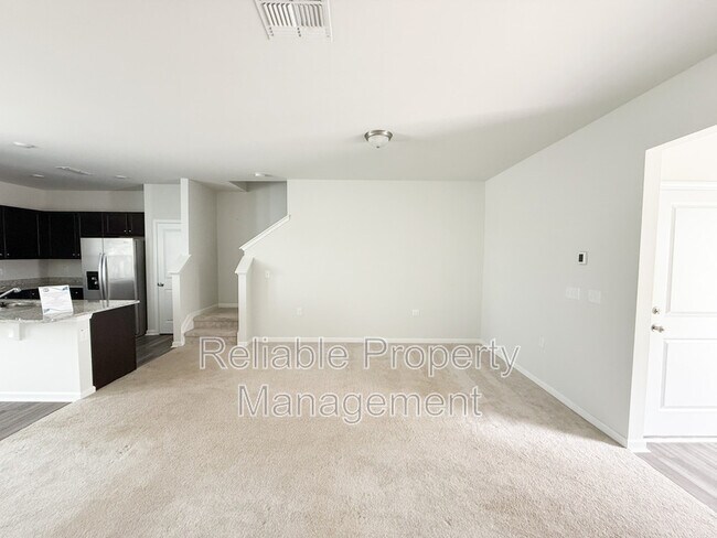 Photo - 841 McKenzie Pk Ter