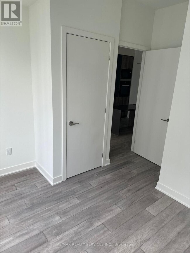 Photo - 11 Yorkville Ave