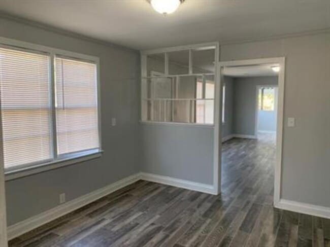 Photo - 352 Adams St