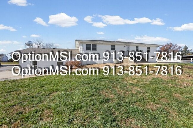 Photo - Country Charm Just Minutes From Lawrence!