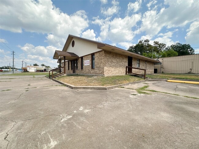 Photo - 702 N Richmond Rd
