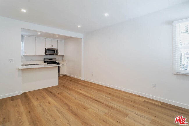 Photo - 815 W Glenoaks Blvd Unit A