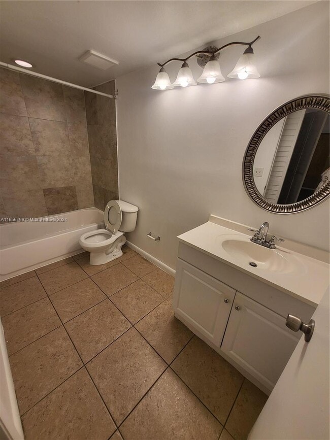 Building Photo - 5654 Rock Island Rd Unit 222 Rental