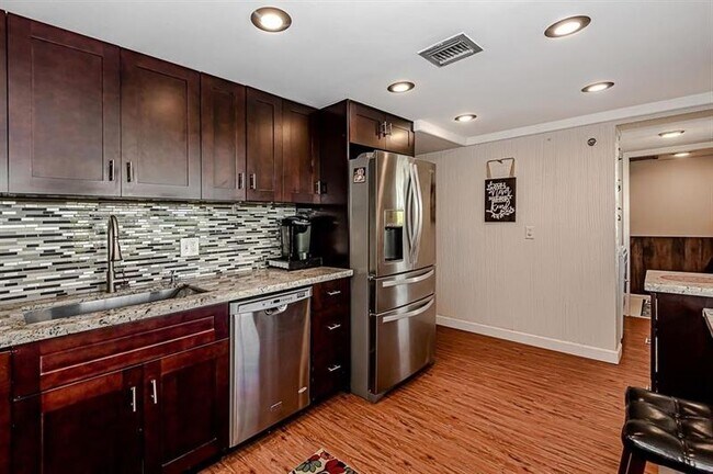 Photo - 625 Oaks Dr Unit 503