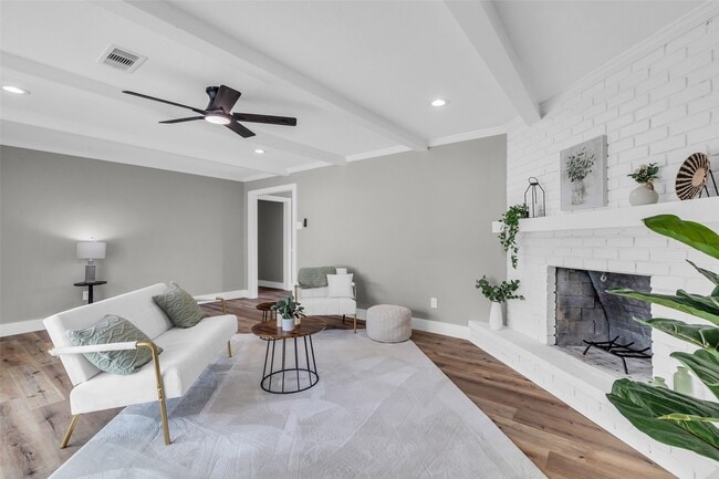 Building Photo - 3518 Shore Shadows Dr