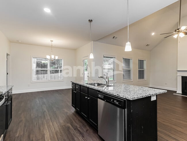 Photo - 121 Coulter Woods Dr